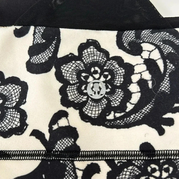 Lululemon | Laceoflage Scoop neck tank - Polar cream black - US8 - Picture 5 of 7